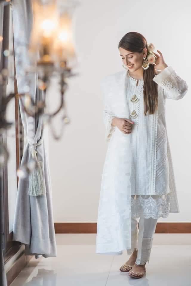 Ayeza Khan Lawn Suit - Yumnaz